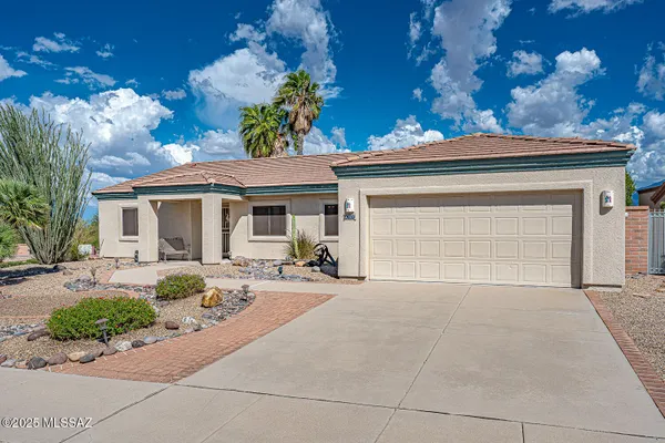 Property Slideshow image 2 of 47 | 4771 s tropicana dr, Green Valley, AZ, 85622