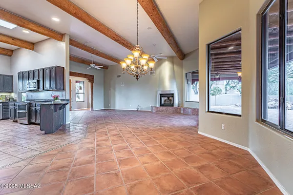 Property Slideshow image 3 of 51 | 682 e armor springs pl, Green Valley, AZ, 85614