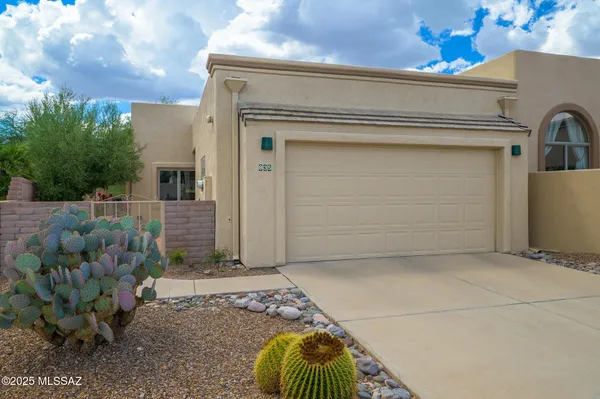 Property Slideshow image 2 of 23 | 835 w waterview dr, Green Valley, AZ, 85614
