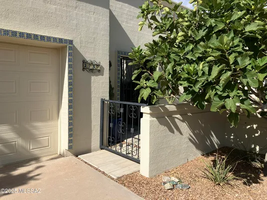 Property Slideshow image 2 of 50 | 2757 w casas dr, Tucson, AZ, 85742
