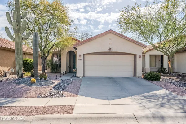 Property Slideshow image 2 of 32 | 9326 n desert mist ln, Tucson, AZ, 85743