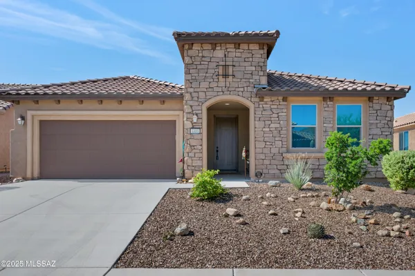 Property Slideshow image 2 of 35 | 6809 w cape royal pl, Marana, AZ, 85658