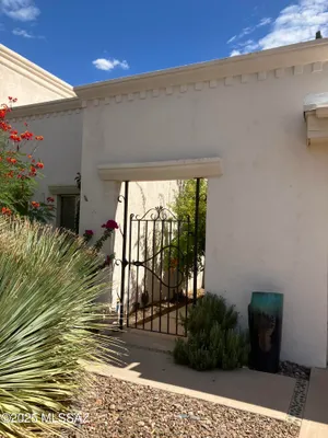 Property Slideshow image 3 of 50 | 8000 n casas pl, Tucson, AZ, 85742
