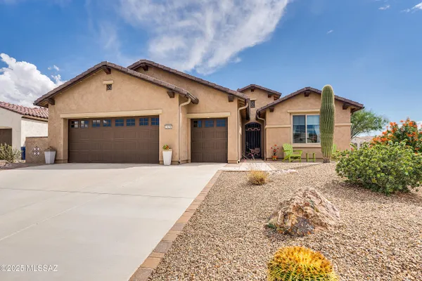 Property Slideshow image 2 of 50 | 2428 e canyon crossing dr, Green Valley, AZ, 85614