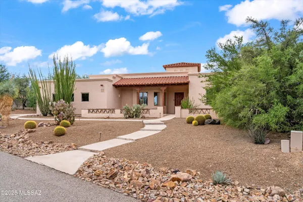 Property Slideshow image 2 of 49 | 1547 s walnut spring pl, Green Valley, AZ, 85614