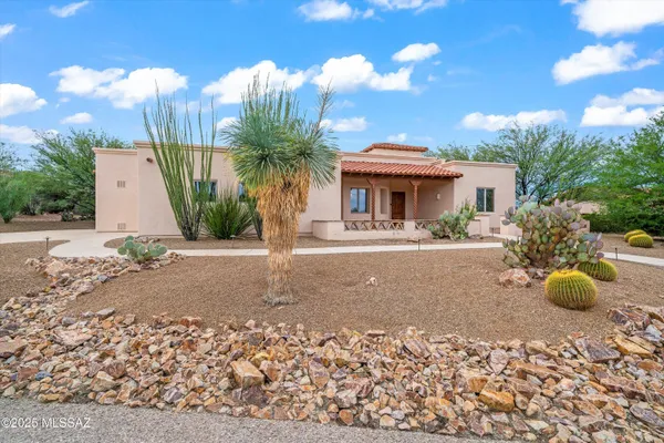 Property Slideshow image 3 of 49 | 1547 s walnut spring pl, Green Valley, AZ, 85614
