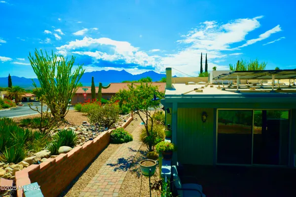 Property Slideshow image 3 of 42 | 1360 w camino alicante, Green Valley, AZ, 85622