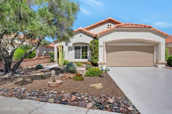 Property Slideshow image 2 of 41 | 2199 e jonquil st, Oro Valley, AZ, 85755