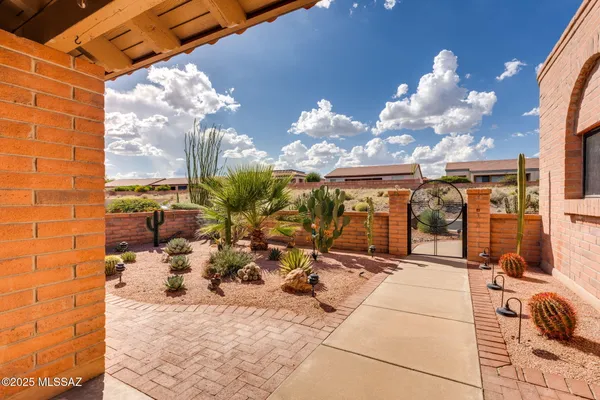 Property Slideshow image 2 of 50 | 4947 s harvest moon dr, Green Valley, AZ, 85622