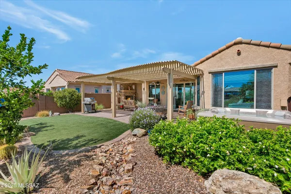 Property Slideshow image 2 of 38 | 6847 w cliff spring trl, Marana, AZ, 85658