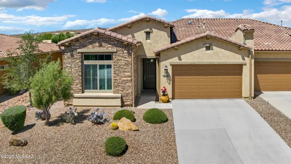 Property Slideshow image 2 of 49 | 39536 s summerwood dr, Tucson, AZ, 85739