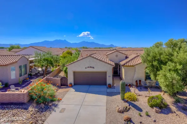 Property Slideshow image 3 of 41 | 2210 e eager dr, Green Valley, AZ, 85614