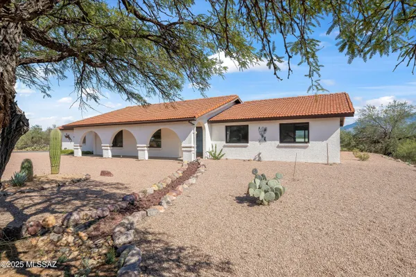 Property Slideshow image 2 of 29 | 781 w via de suenos, Green Valley, AZ, 85622