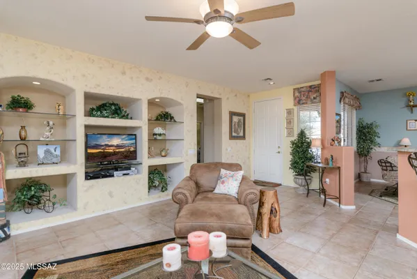 Property Slideshow image 2 of 32 | 9518 n twinkling shadows way, Tucson, AZ, 85743