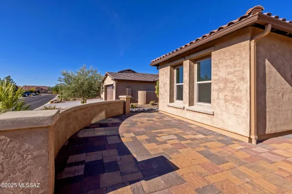 Property Slideshow image 2 of 38 | 60982 e arroyo grande dr, Oracle, AZ, 85623