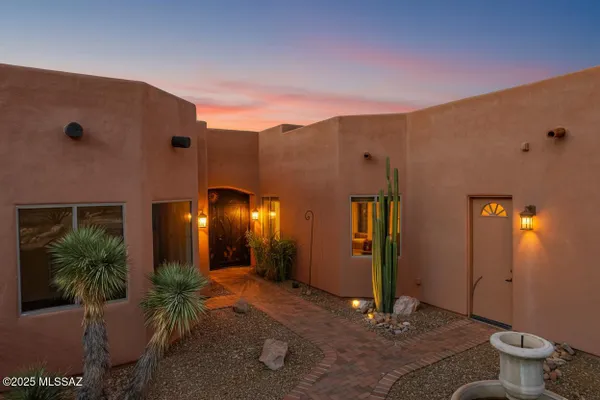 Property Slideshow image 2 of 38 | 851 e florida saddle ct, Green Valley, AZ, 85614