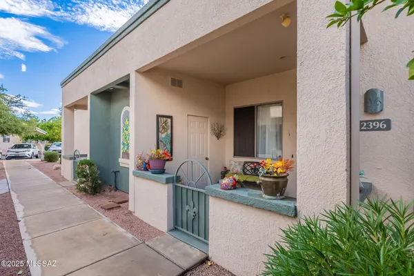Property Slideshow image 2 of 37 | 2396 w via di silvio, Tucson, AZ, 85741