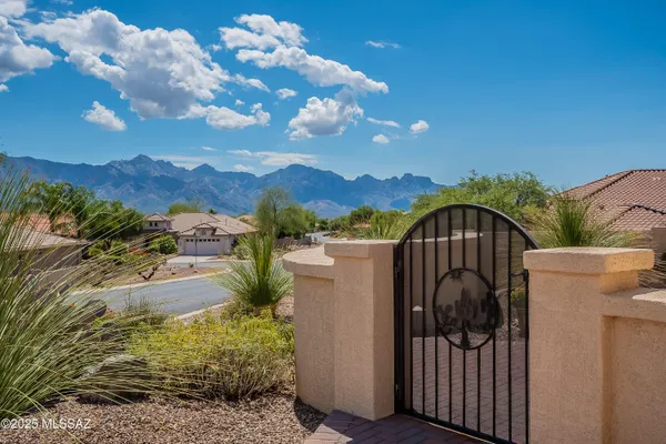 Property Slideshow image 3 of 49 | 39316 s sand crest dr, Tucson, AZ, 85739