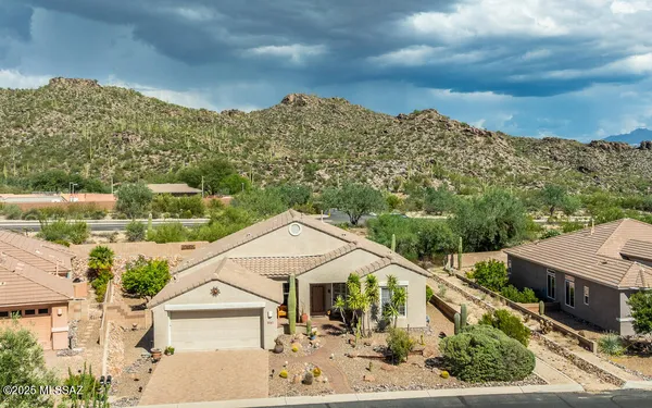 Property Slideshow image 2 of 46 | 13730 n heritage canyon dr, Marana, AZ, 85658