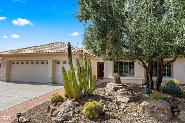 Property Slideshow image 3 of 51 | 62085 e amberwood dr, Saddlebrooke, AZ, 85739