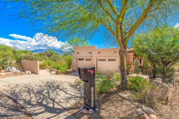 Property Slideshow image 3 of 46 | 922 e vault mine ct, Green Valley, AZ, 85614