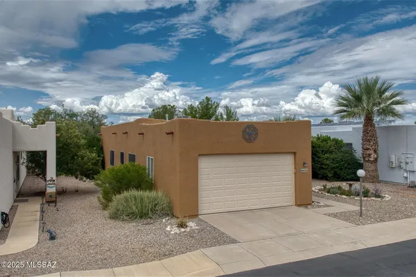 Property Slideshow image 2 of 28 | 434 s meadowood ln, Sierra Vista, AZ, 85635