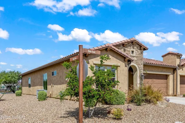 Property Slideshow image 2 of 30 | 61148 e shale rd, Oracle, AZ, 85623