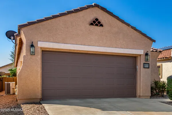 Property Slideshow image 2 of 49 | 275 w calle moncayo, Sahuarita, AZ, 85629