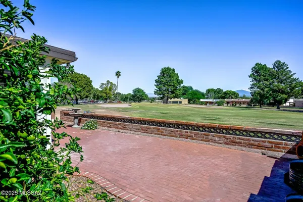 Property Slideshow image 2 of 37 | 934 n abrego dr, Green Valley, AZ, 85614