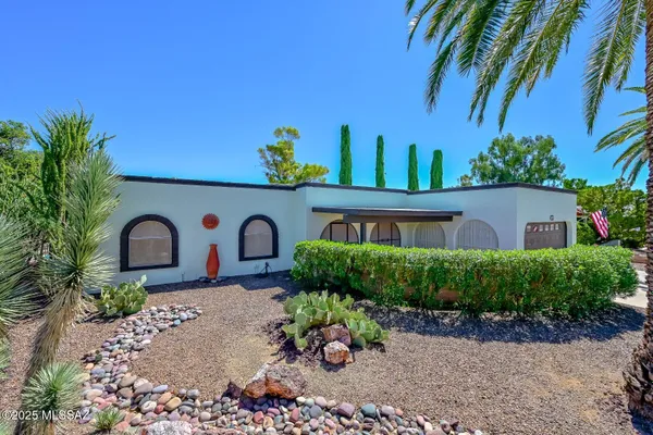 Property Slideshow image 3 of 37 | 934 n abrego dr, Green Valley, AZ, 85614