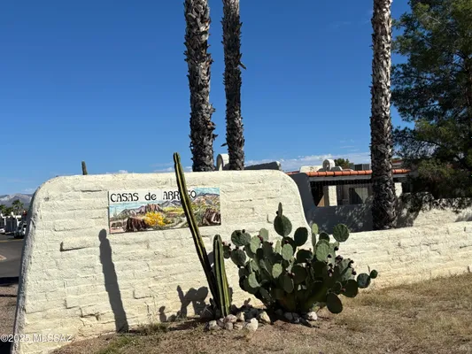 Property Slideshow image 3 of 42 | 341 e via terrenal, Green Valley, AZ, 85614