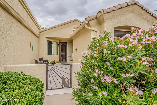 Property Slideshow image 3 of 45 | 490 w moorwood st, Green Valley, AZ, 85614