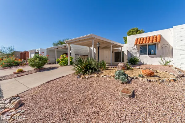 Property Slideshow image 3 of 28 | 1126 s alpine cir, Green Valley, AZ, 85614