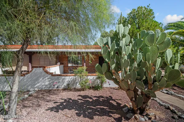 Property Slideshow image 2 of 30 | 381 s paseo lobo d, Green Valley, AZ, 85614