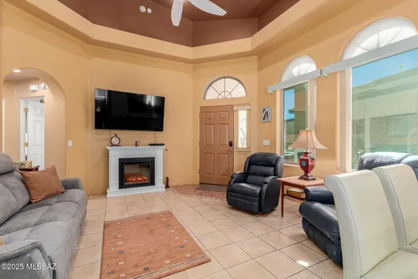Property Slideshow image 3 of 38 | 2406 w via di silvio, Tucson, AZ, 85741