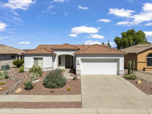 Property Slideshow image 2 of 32 | 7644 w copper crest pl, Tucson, AZ, 85743