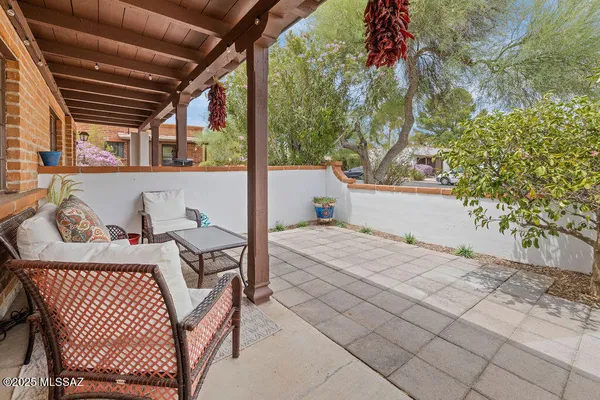 Property Slideshow image 2 of 14 | 341 w camino penasco a, Green Valley, AZ, 85614