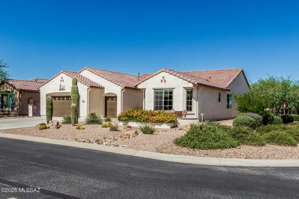 Property Slideshow image 3 of 44 | 2551 e canyon crossing dr, Green Valley, AZ, 85614