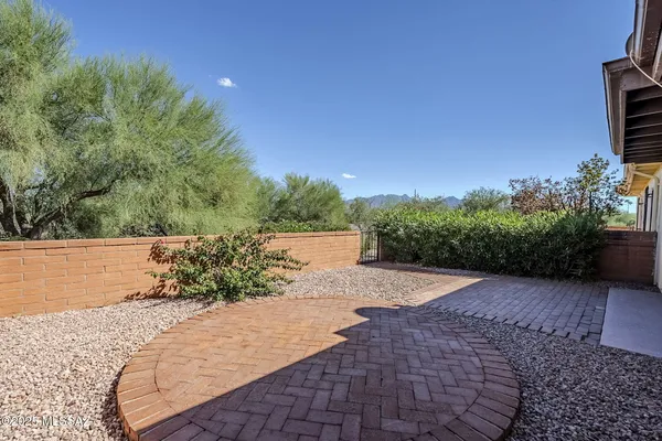 Property Slideshow image 3 of 20 | 260 n calle del lago, Green Valley, AZ, 85614