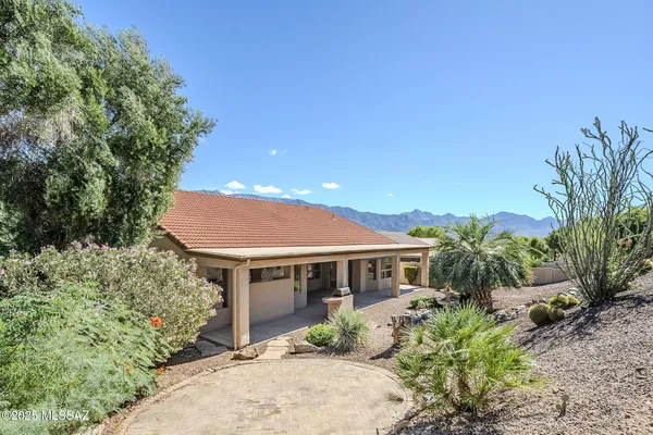 Property Slideshow image 2 of 49 | 38994 s windwood dr, Tucson, AZ, 85739