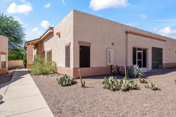 Property Slideshow image 2 of 30 | 1557 n paseo la tinaja, Green Valley, AZ, 85614