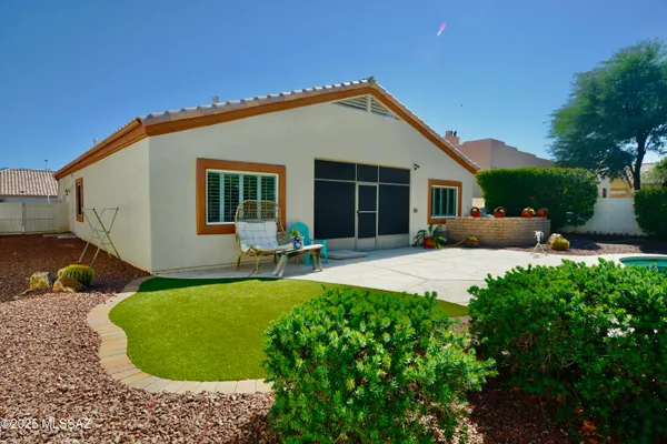 Property Slideshow image 2 of 46 | 610 w rio teras, Green Valley, AZ, 85614