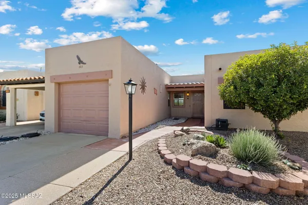 Property Slideshow image 2 of 33 | 825 w bella vista dr, Green Valley, AZ, 85614
