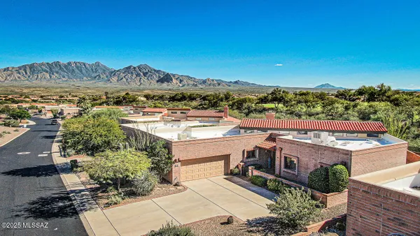 Property Slideshow image 2 of 43 | 2051 w via del picamaderos, Green Valley, AZ, 85622