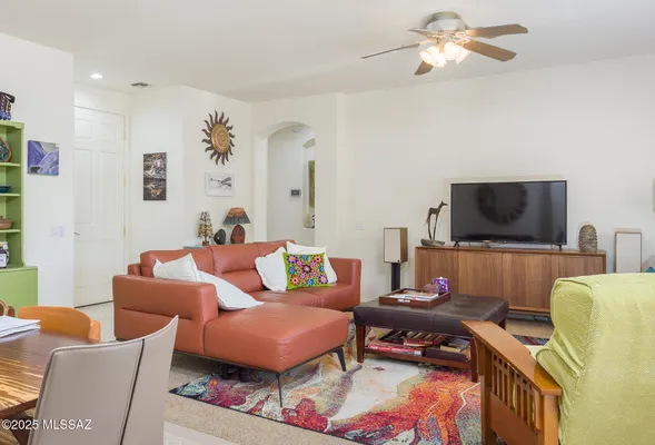 Property Slideshow image 3 of 25 | 8103 w greensleeves way, Tucson, AZ, 85743