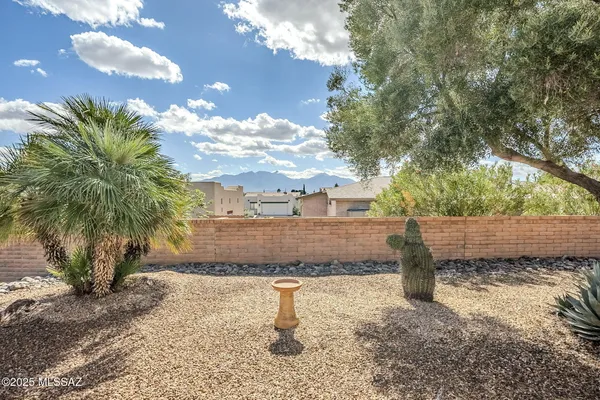 Property Slideshow image 2 of 51 | 819 w welcome way, Green Valley, AZ, 85614