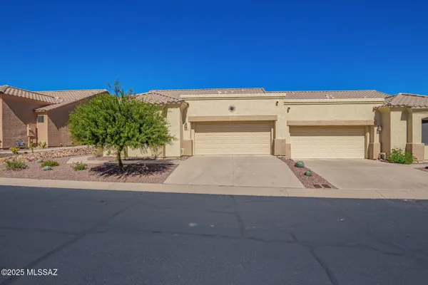 Property Slideshow image 2 of 38 | 496 w knotwood st, Green Valley, AZ, 85614