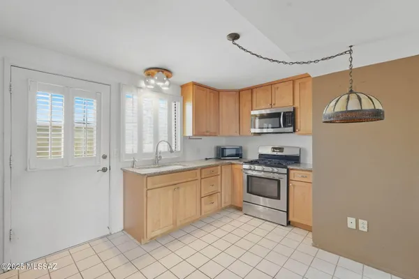 Property Slideshow image 3 of 14 | 425 s paseo cerro c, Green Valley, AZ, 85614