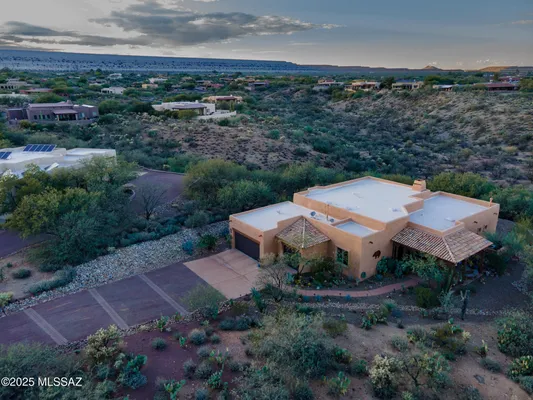 Property Slideshow image 2 of 48 | 762 w placita quieta, Green Valley, AZ, 85622