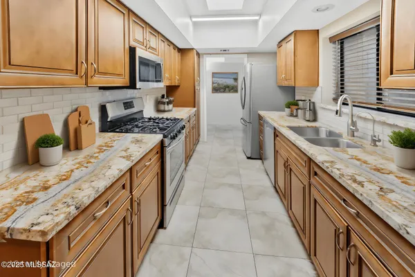 Property Slideshow image 2 of 32 | 1885 w hickory hollow ln, Tucson, AZ, 85704